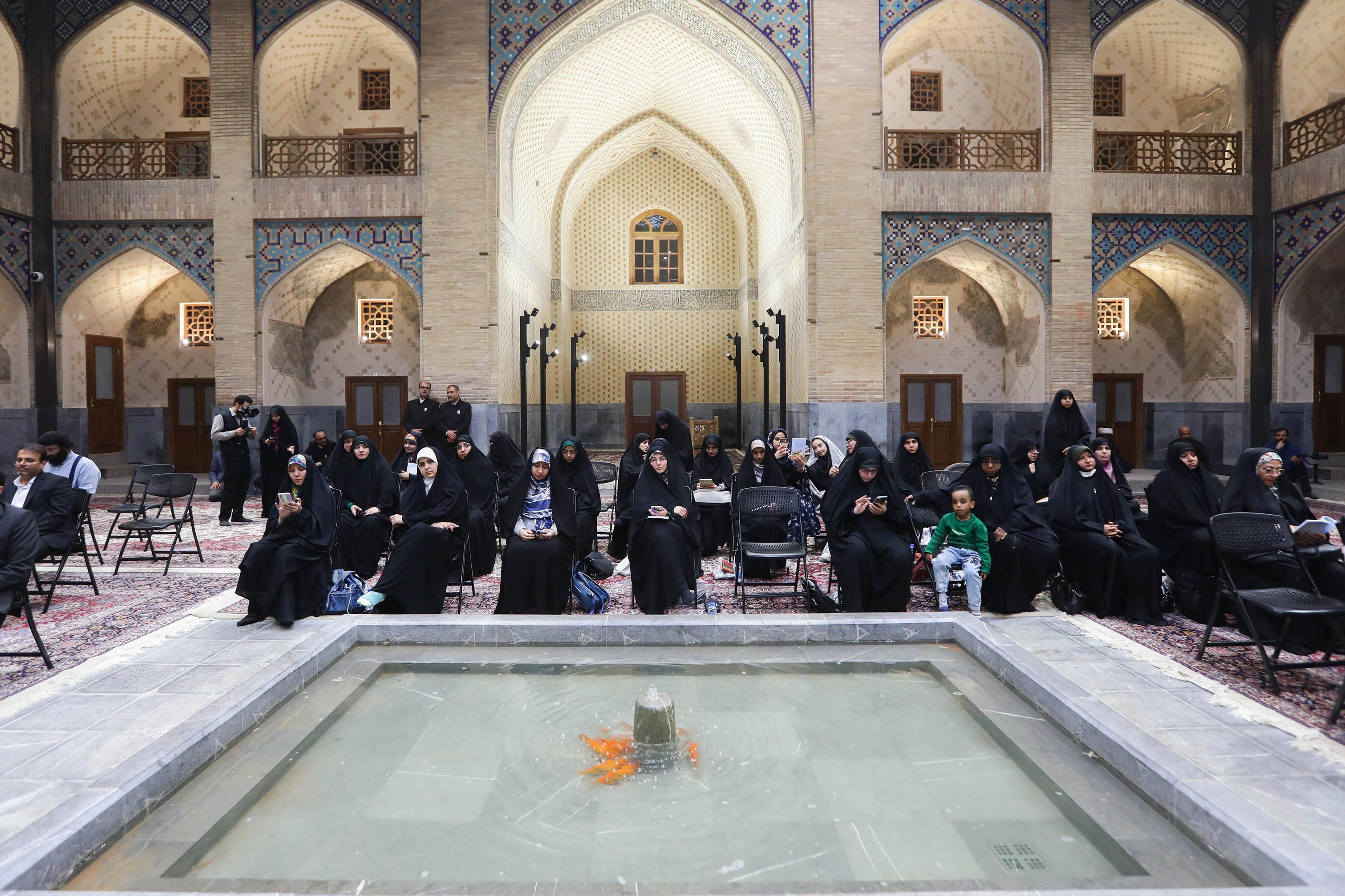 رونمایی کتاب